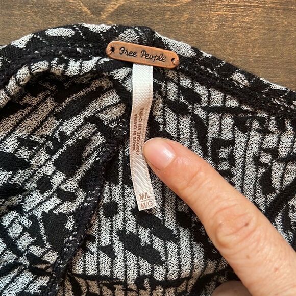 Free People Kimono Patterned Poncho Black White Tassle Boho Open Cardigan M/L - Picture 7 of 12